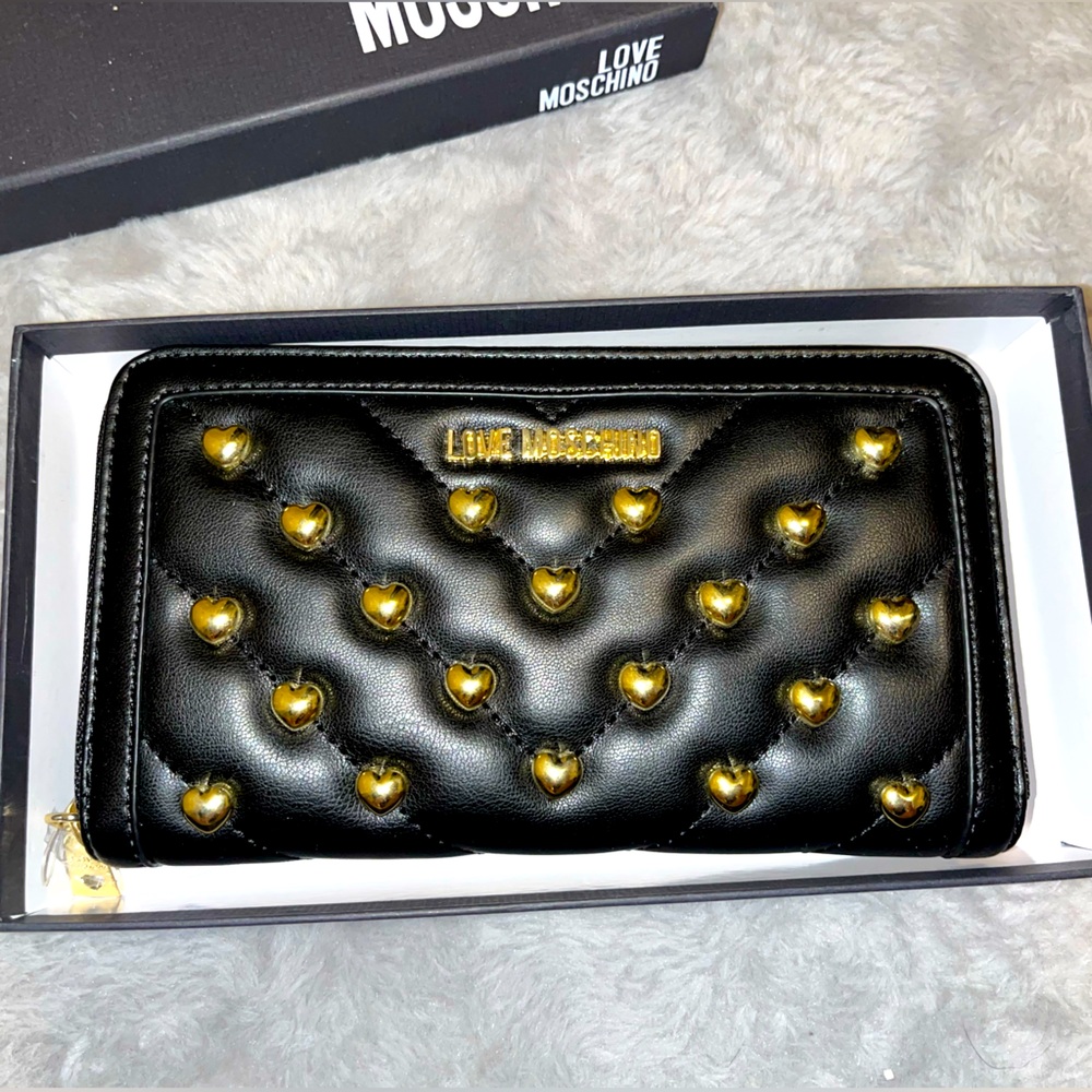 hand wallet